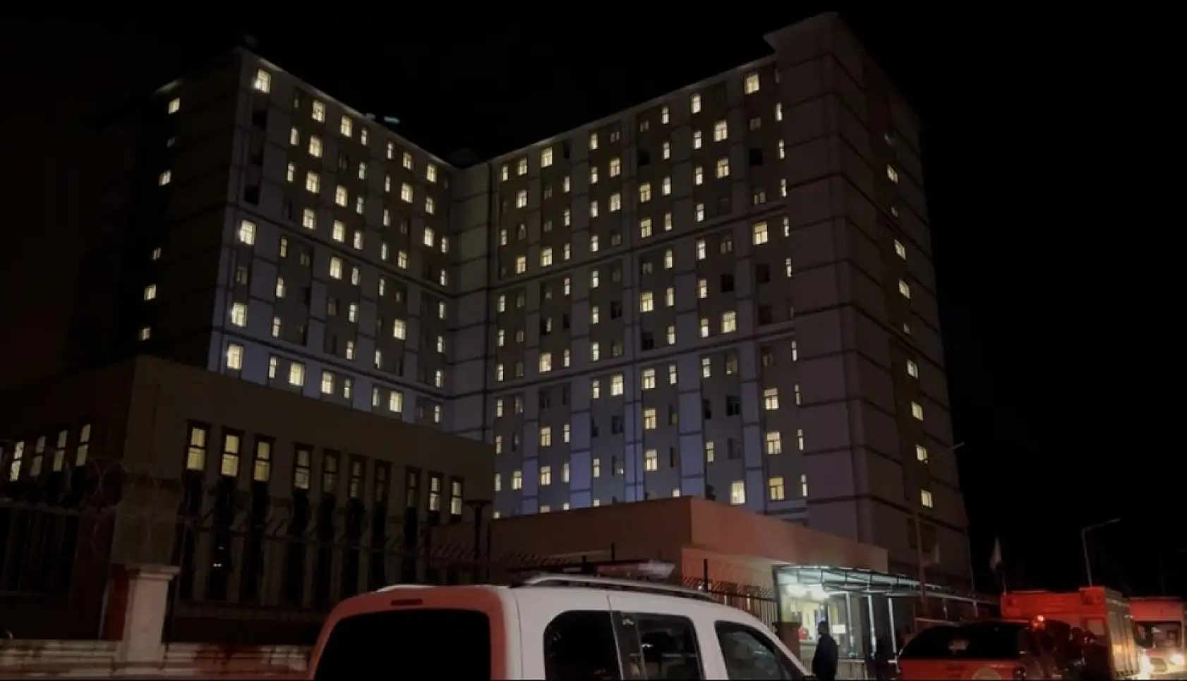 Kız yurdunda korkutan yangın... Panik dolu anlar yaşandı