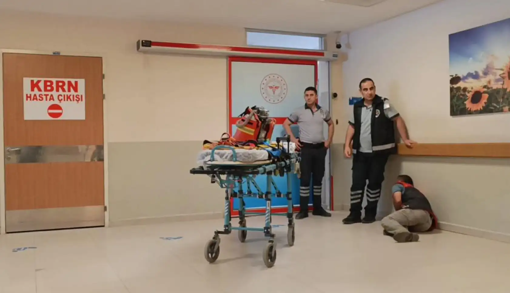 Babasının kullandığı traktörün altında kalan 7 yaşındaki çocuk defnedildi