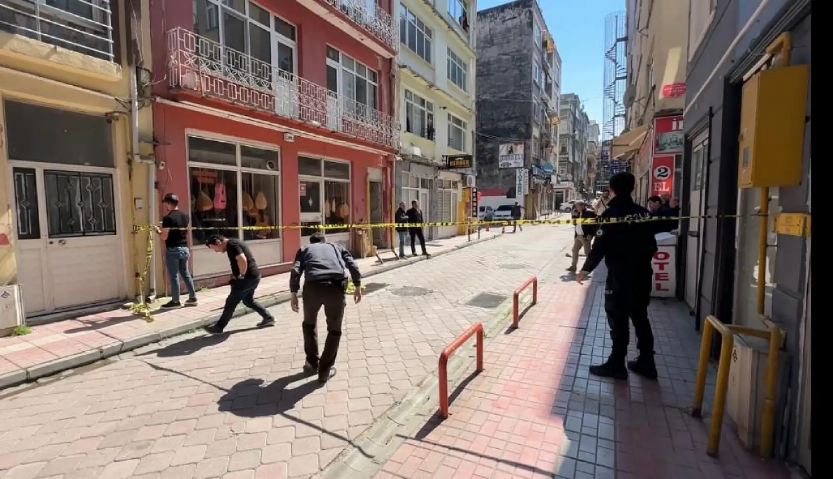 16 yaşındaki çocuk, ablasını kaçıran genci vurarak öldürdü