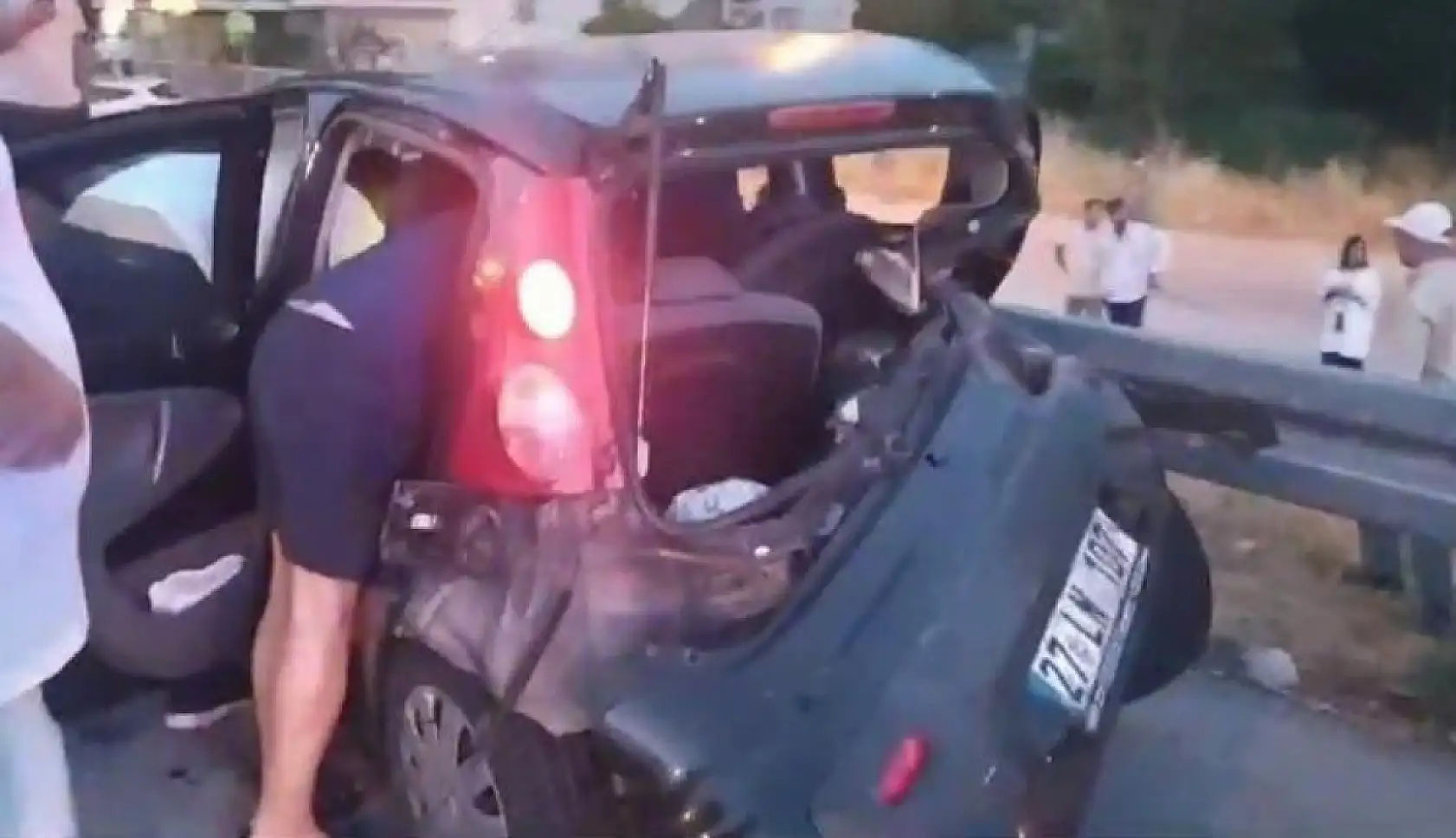 'Allah korumuş' dedirten 4 araçlı zincirleme kaza