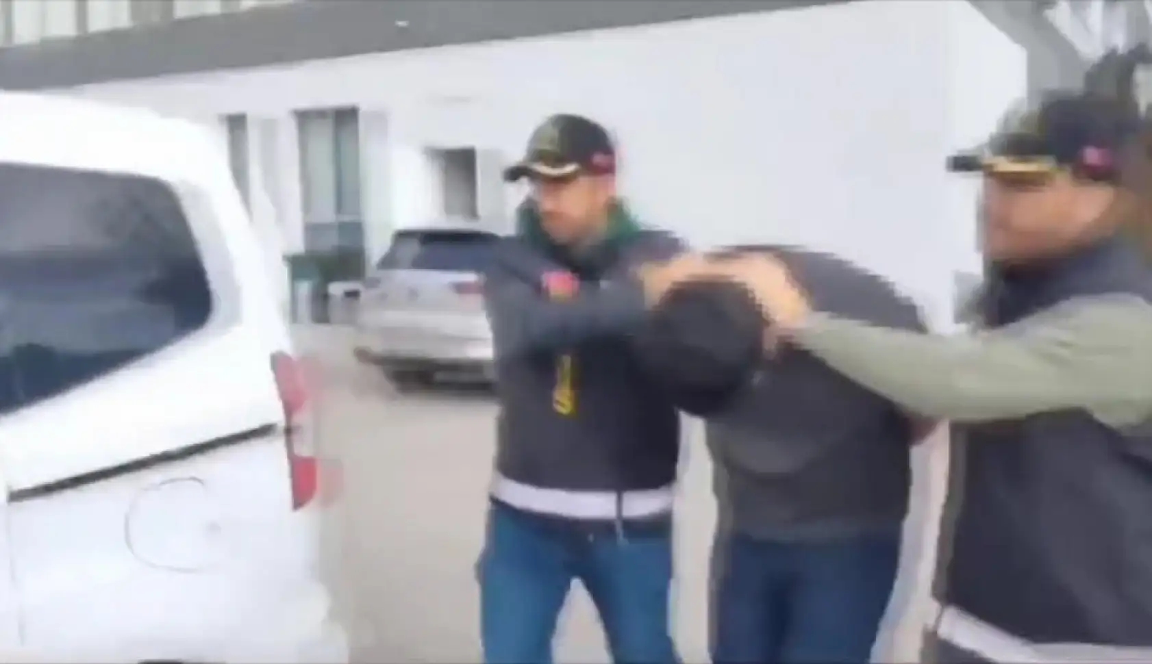 Pikachu kasklı motosikletli ormana gömdüğü uyuşturucuyu alırken yakalandı