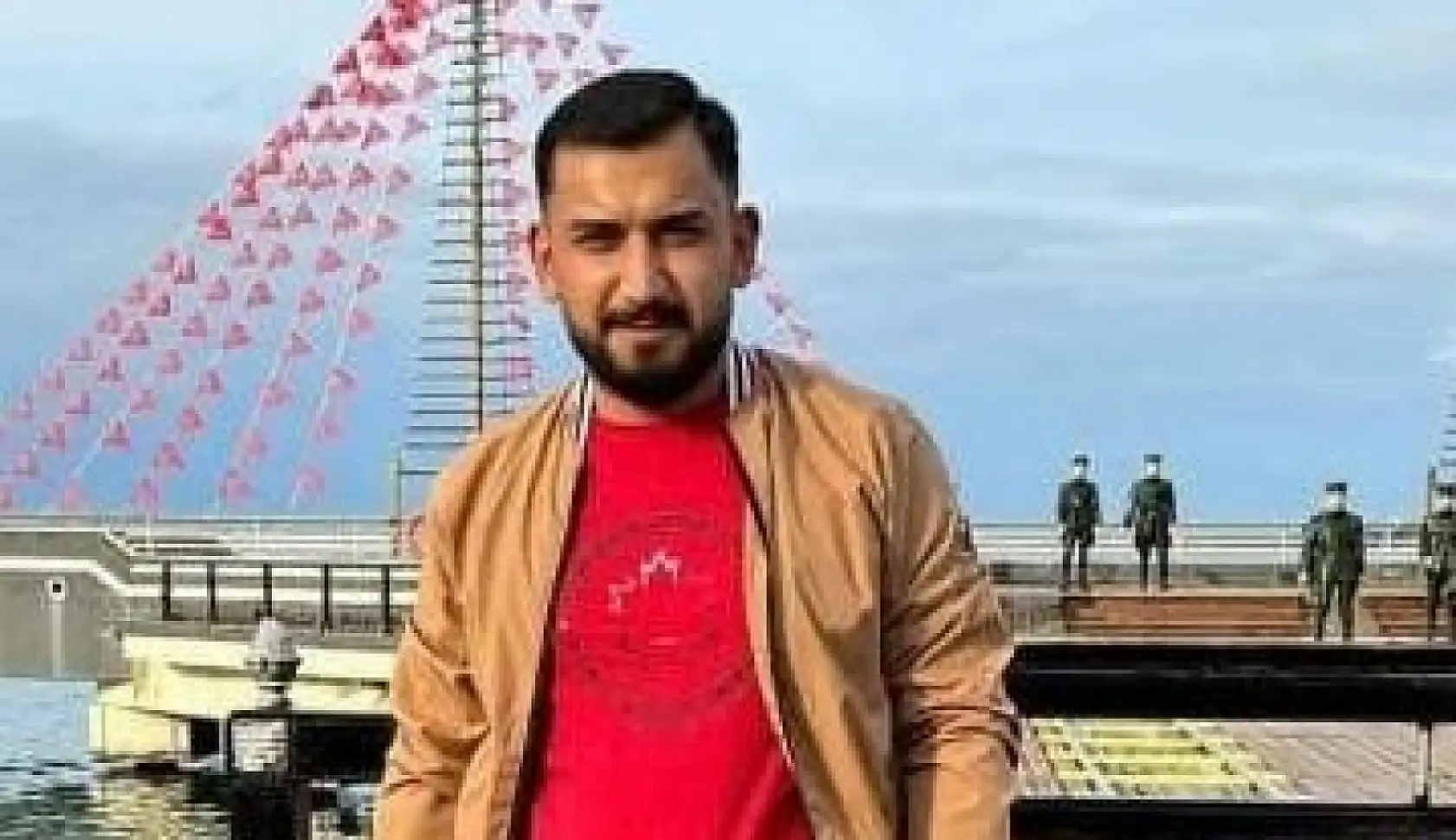 Boşandığı eşini öldürüp bıçakla kendini ağır yaraladı