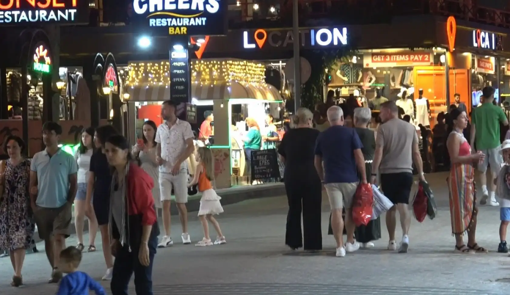 Fethiye Hisarönü'nde eğlence dorukta