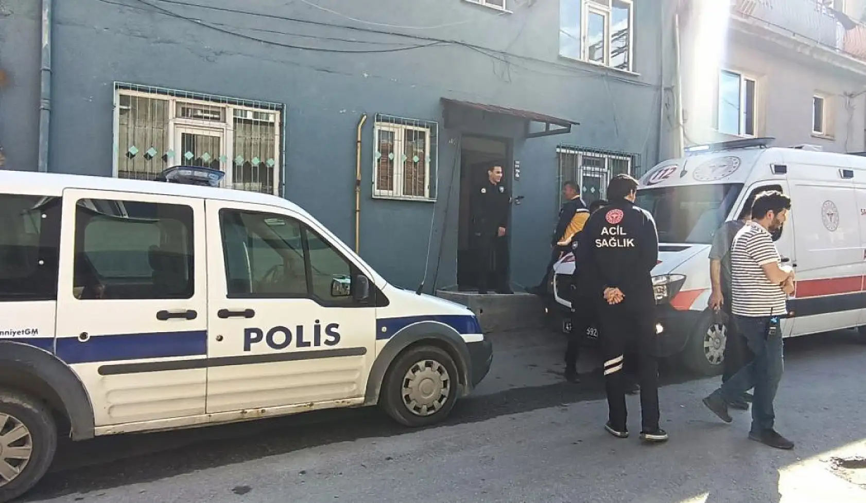 Genç muhasebeci evinde ölü bulundu