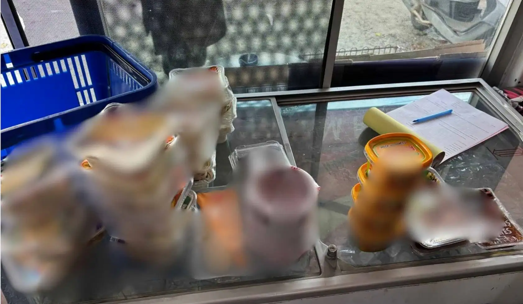 Bodrum'da son kullanma tarihi geçmiş ürünler toplanıyor