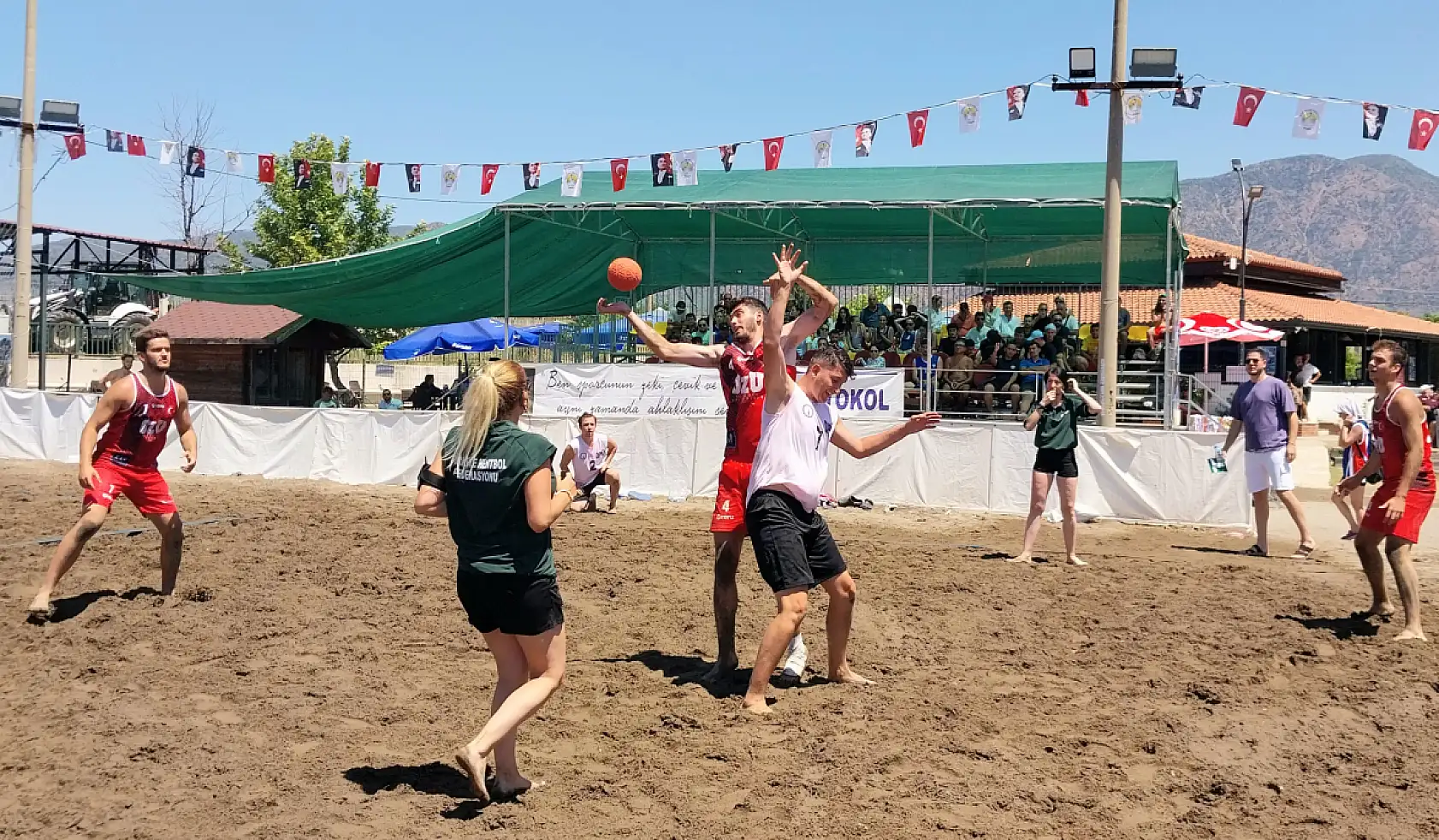 Muğla'da 26. Üniversiteler Yaşar Sevim Plaj Hentbolu Türkiye Şampiyonası tamamlandı