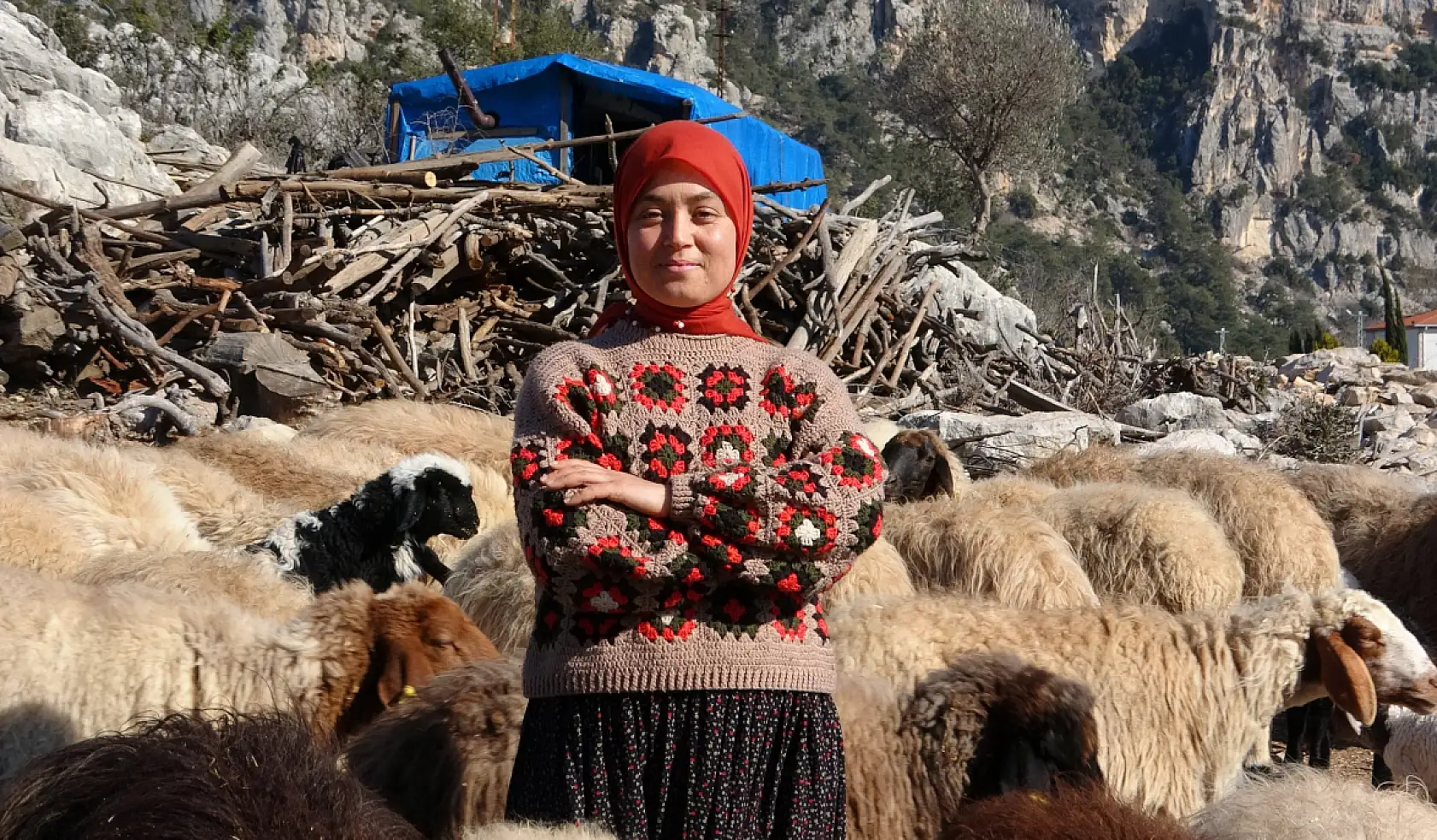 Yörük kızı, baba mesleğiyle kültürünü yaşatıyor