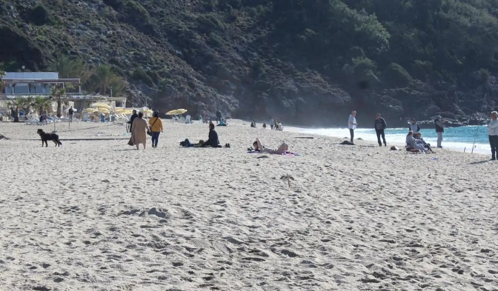 Eksi 20'den artı 20 dereceye gelen turistler denizden çıkmadı