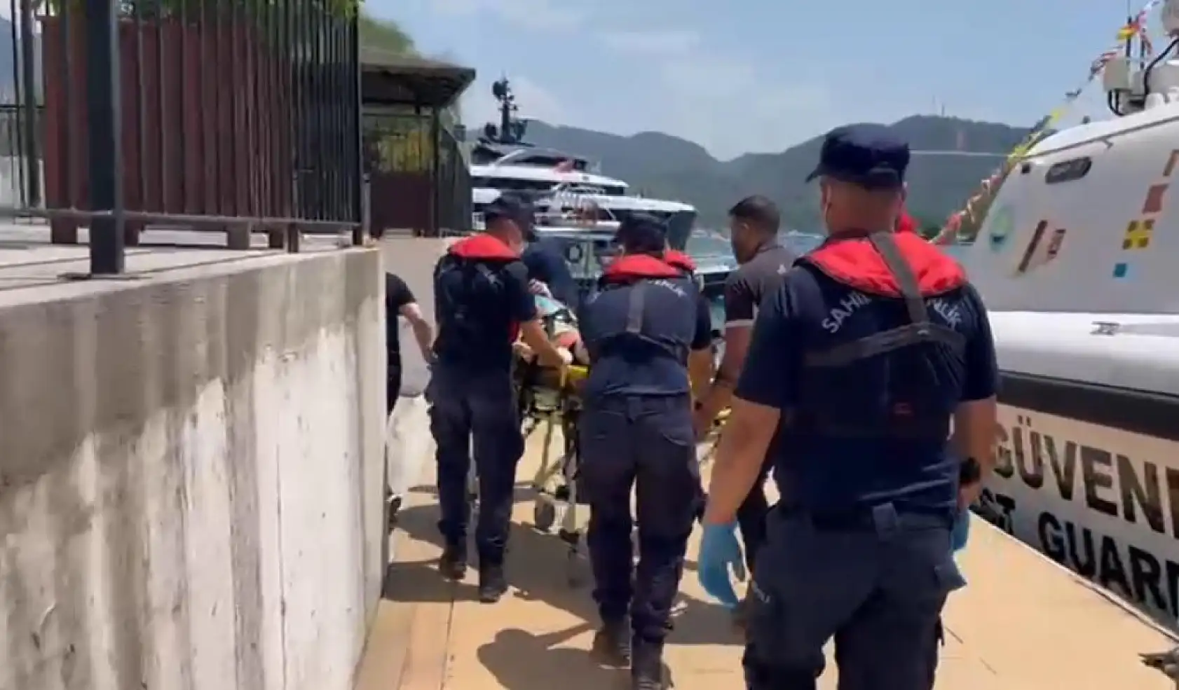 Sahil Güvenlik Dalaman açıklarında üç vatandaşa tıbbi tahliye gerçekleştirdi