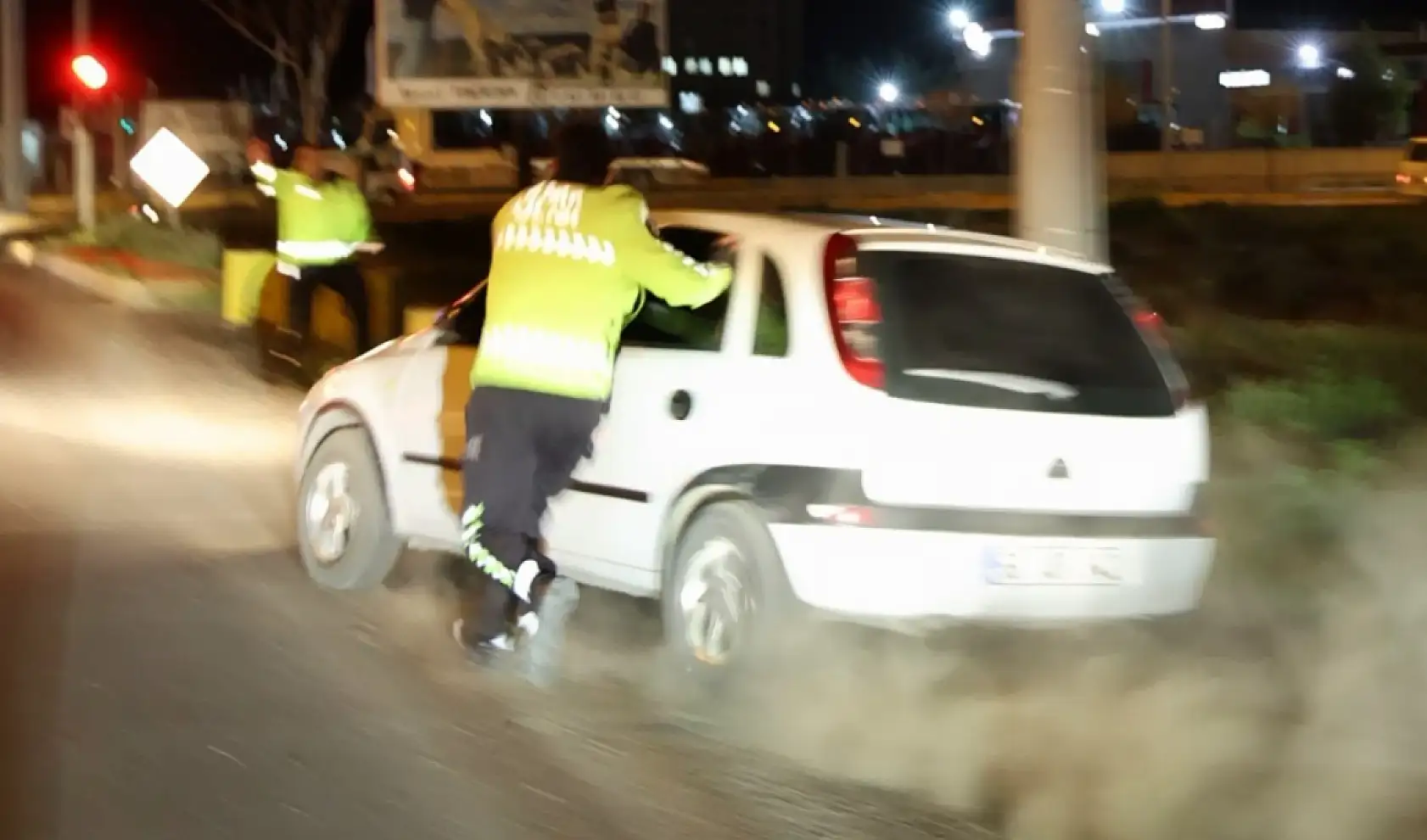 Film sahnelerini aratmayan kovalamaca nefesleri kesti