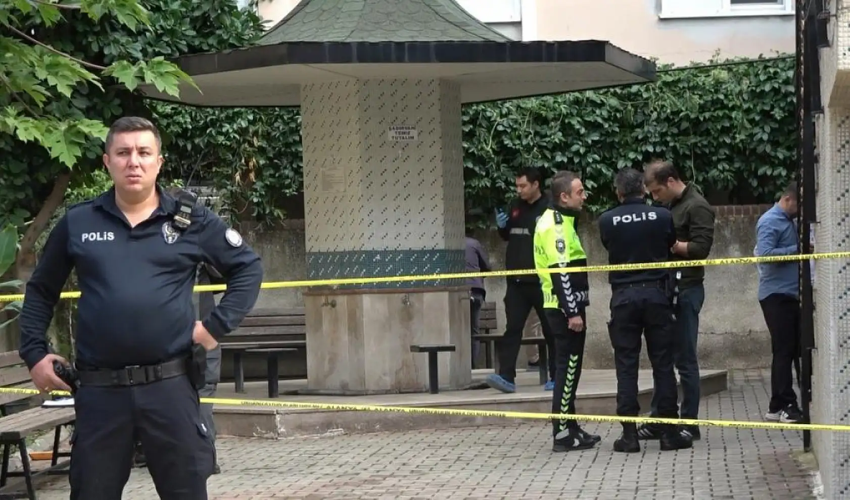 Emlak Ofisinde Aile İçi Silahlı Saldırı: Genç Kadın Hayatını Kaybetti