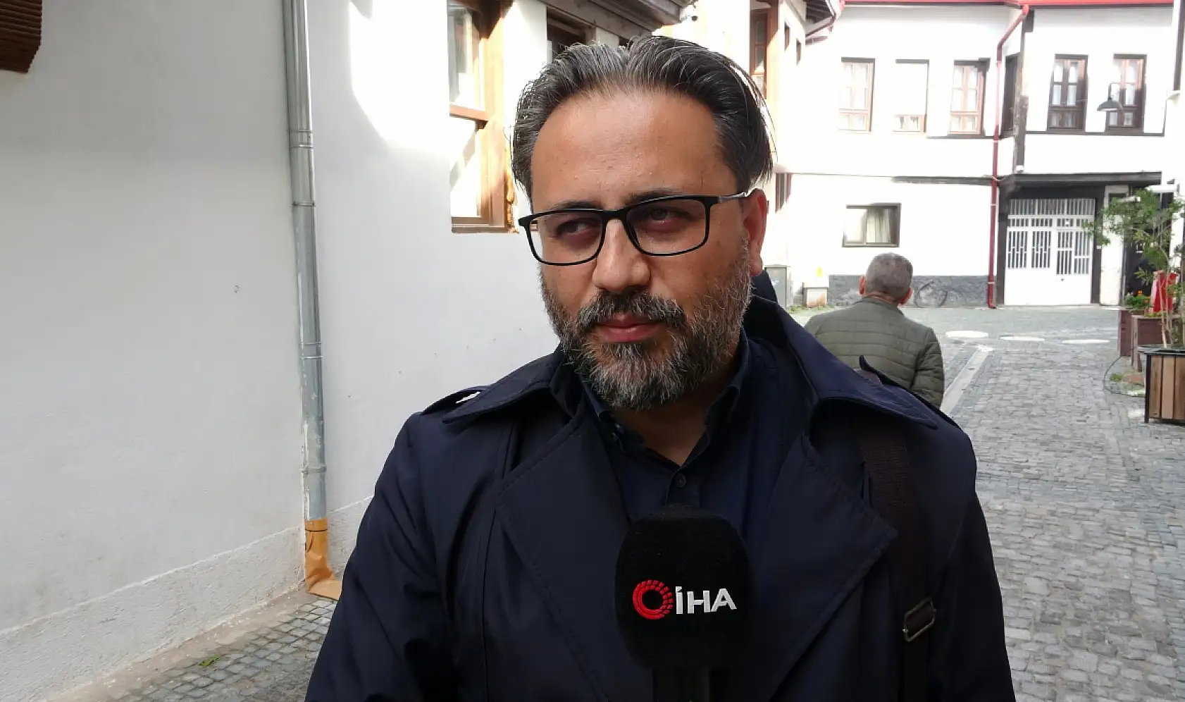 Doç. Dr. Abdullah Erdem Taş: 'Modern hayat insanları yalnızlaştırıyor'