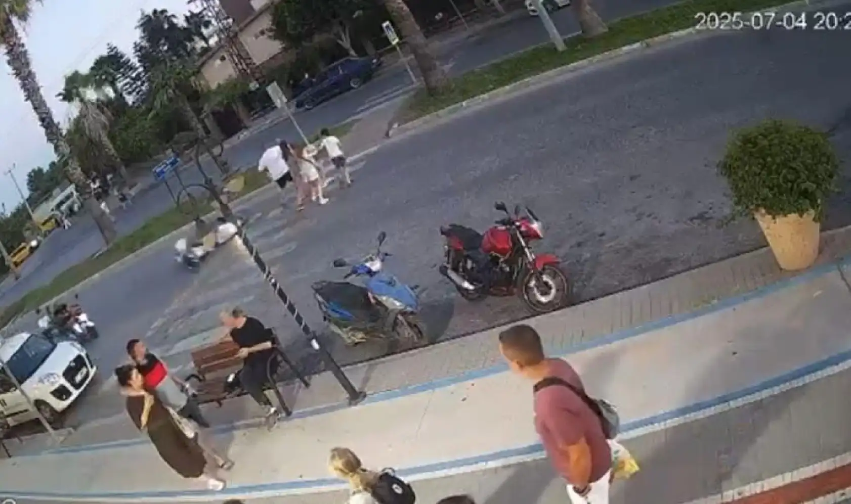 Turistlerin ayağını yerden kesen kaza