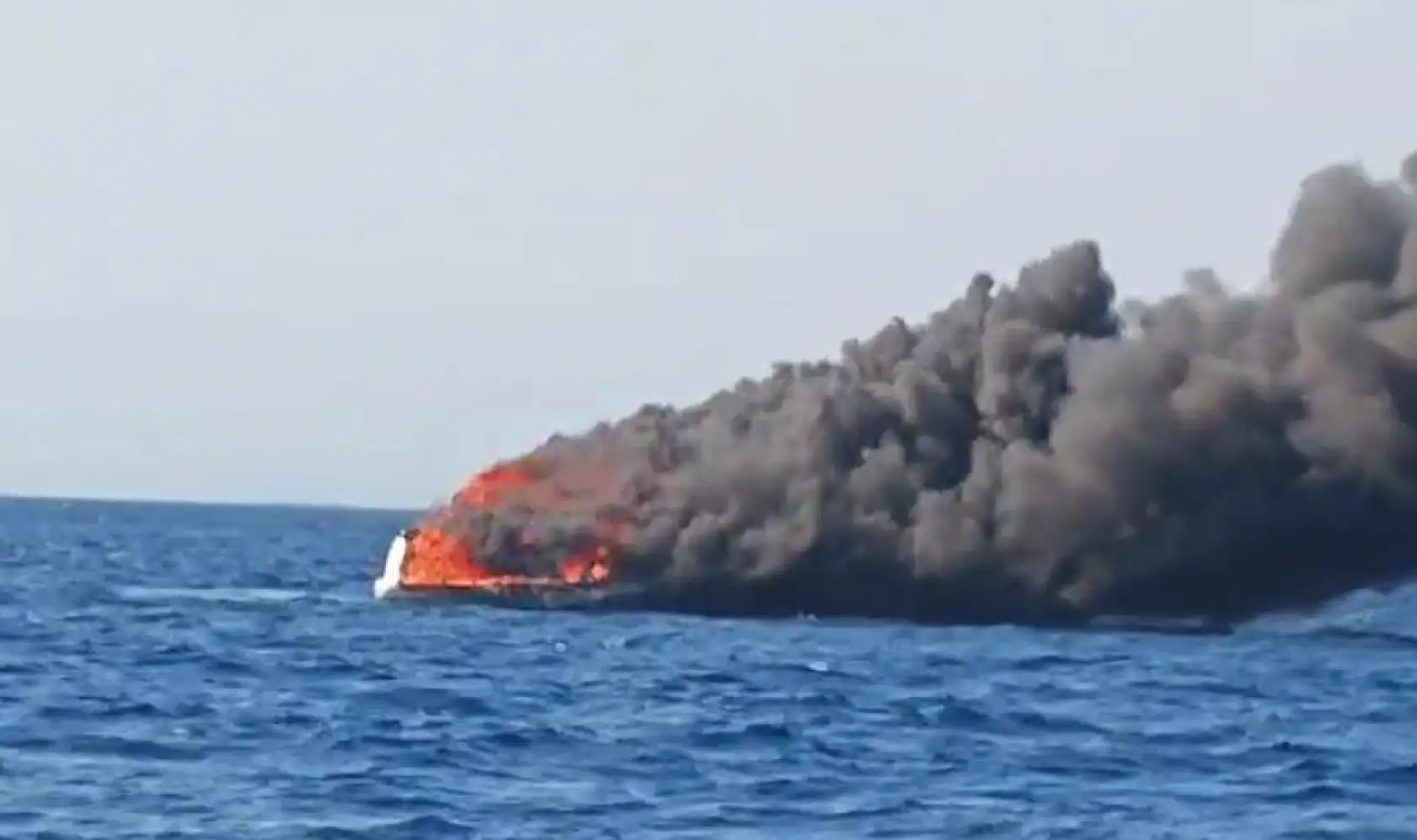 Bodrum'da milyon dolarlık yat alev topuna döndü