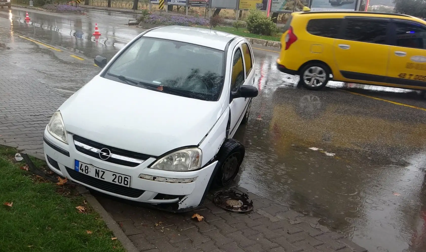 Menteşe'de trafik kazası: 3 yaralı