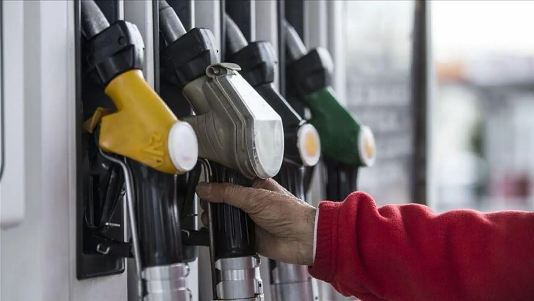10 Aralık 2023 güncel benzin motorin fiyatları