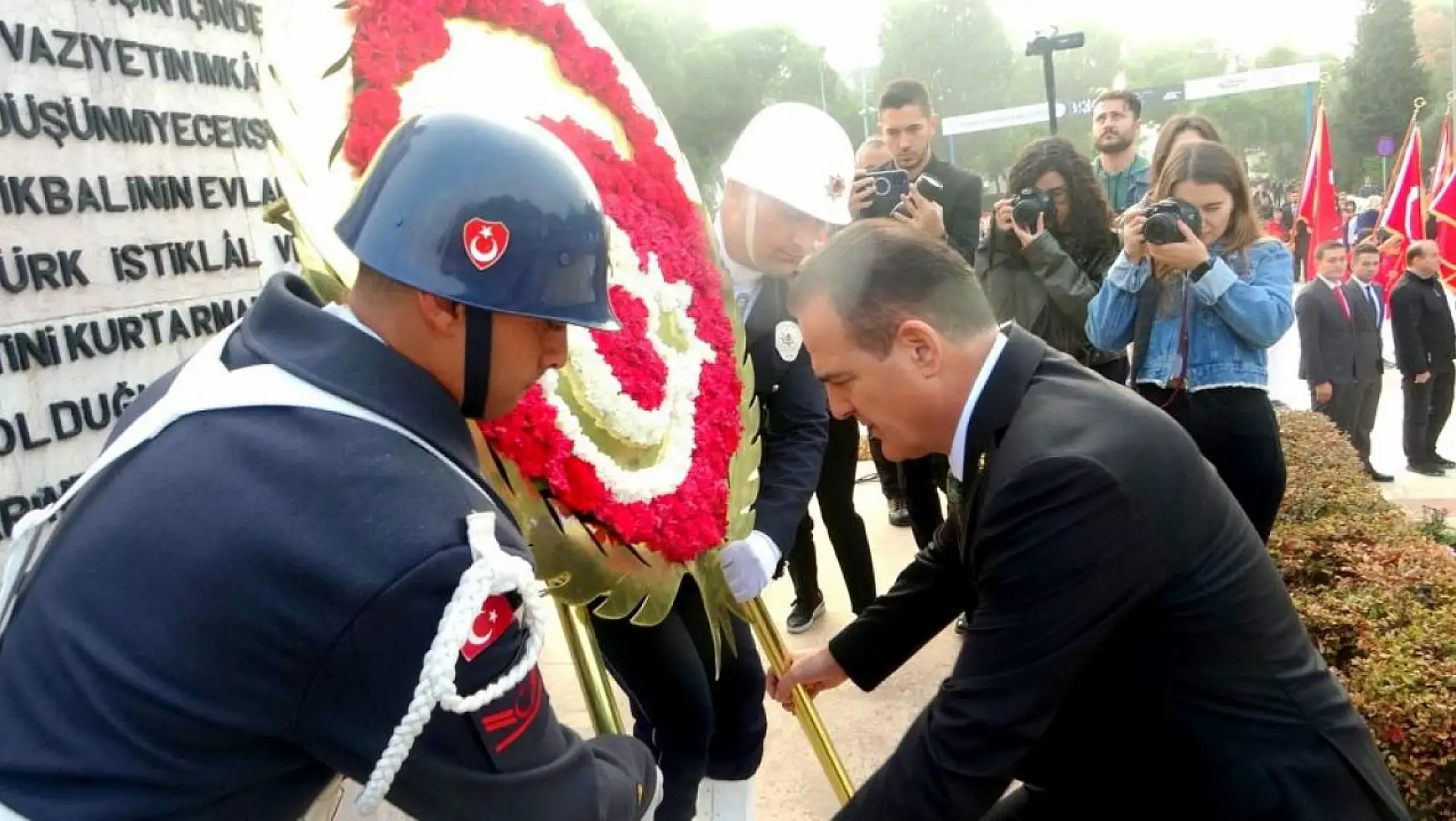 10 Kasım Atatürk'ü anma töreni