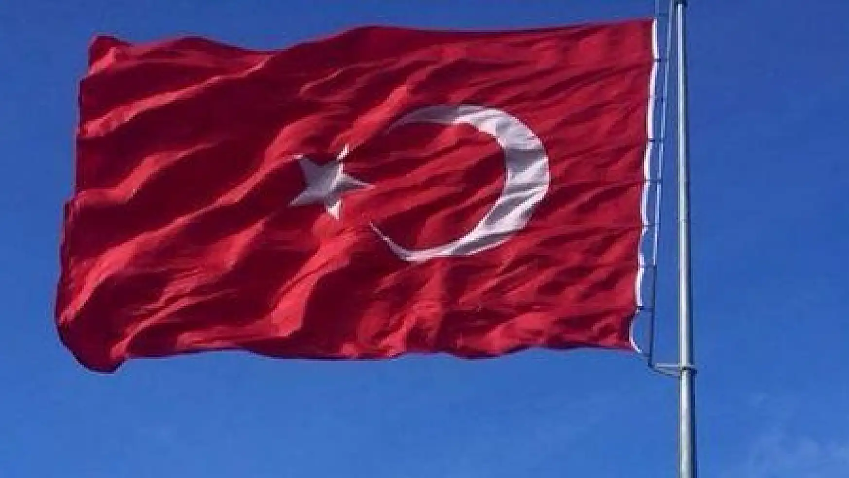 Kosova'da Türk bayrağına çirkin saldırı