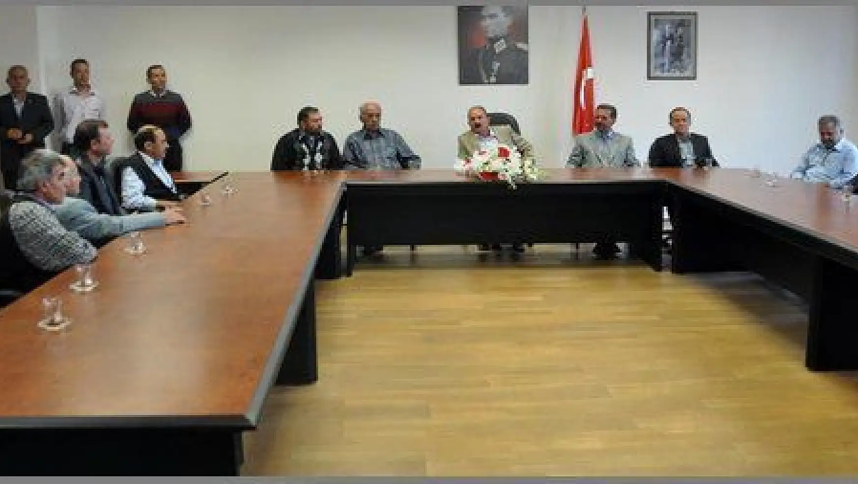  FETHİYE'DE MHP'Lİ 40 KİŞİDEN DAHA İSTİFA (görüntülü)