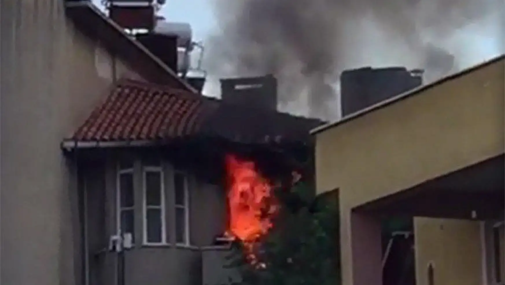Tüpte oluşan gaz kaçağı evi yaktı