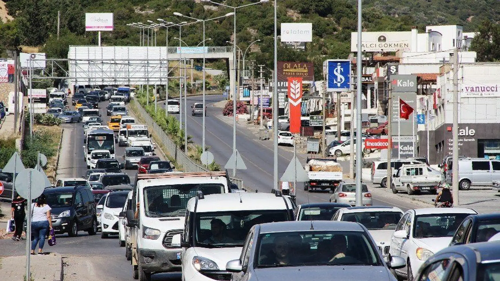 170 bin nüfuslu Bodrum'a bayramda 150 bin araç giriş yaptı