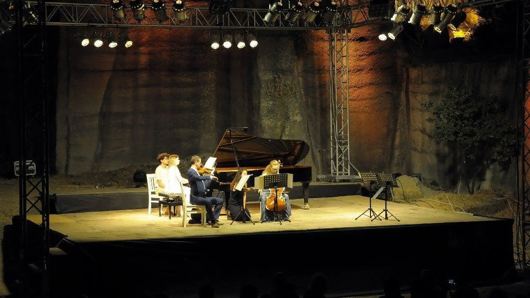 25 asırlık tarihi taş ocağında klasik müzik ziyafeti