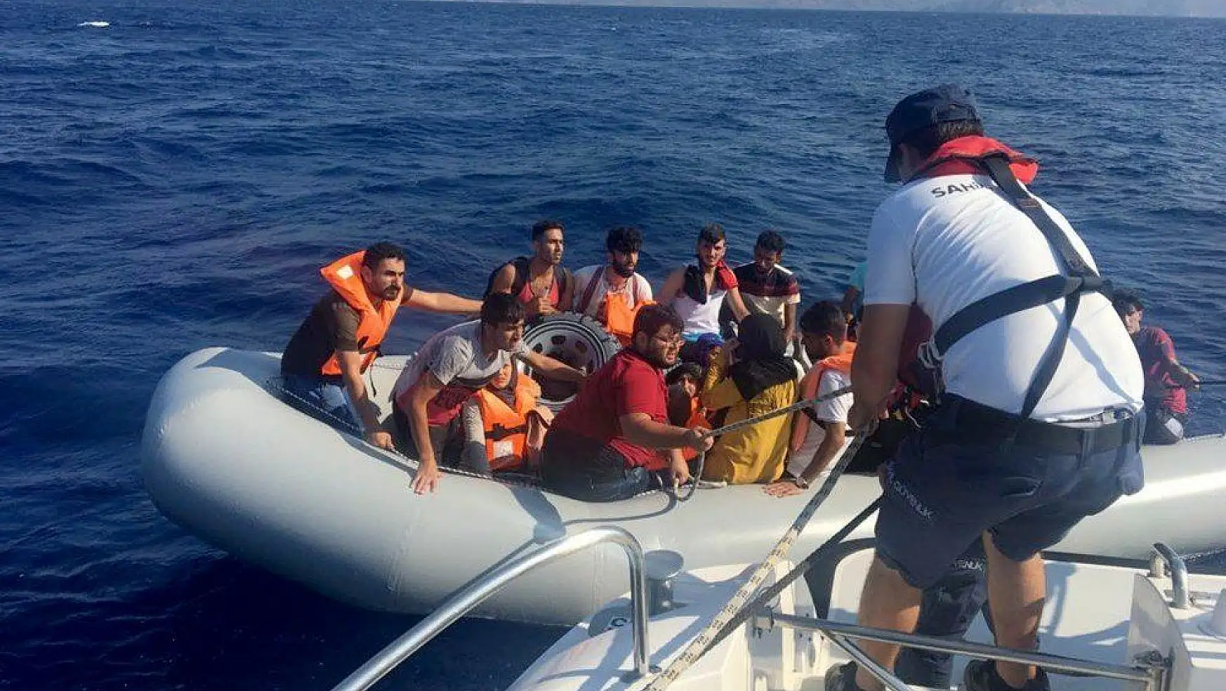 Datça'da 28 göçmen yakalandı