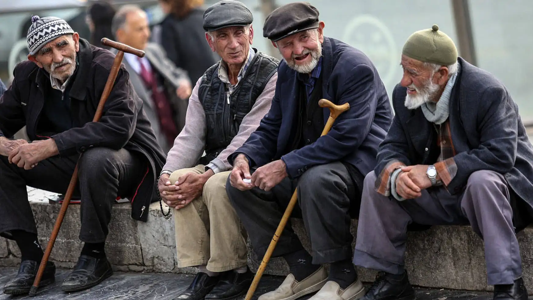 2024 Emekli Maaş Zam Oranları Belli Oluyor: Emekli Maaşlarına Yapılacak Zam