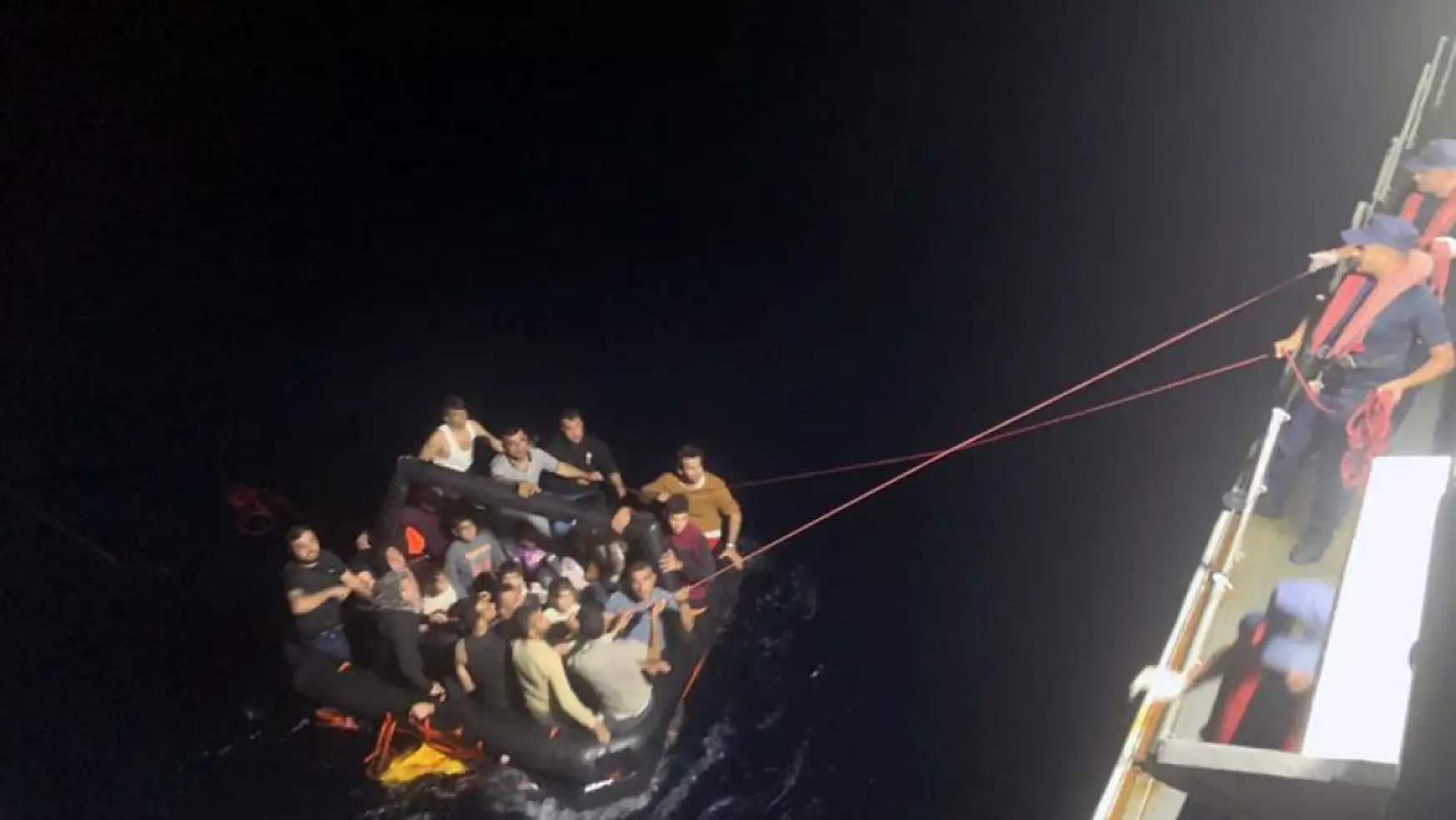 61 düzensiz göçmen kurtarıldı