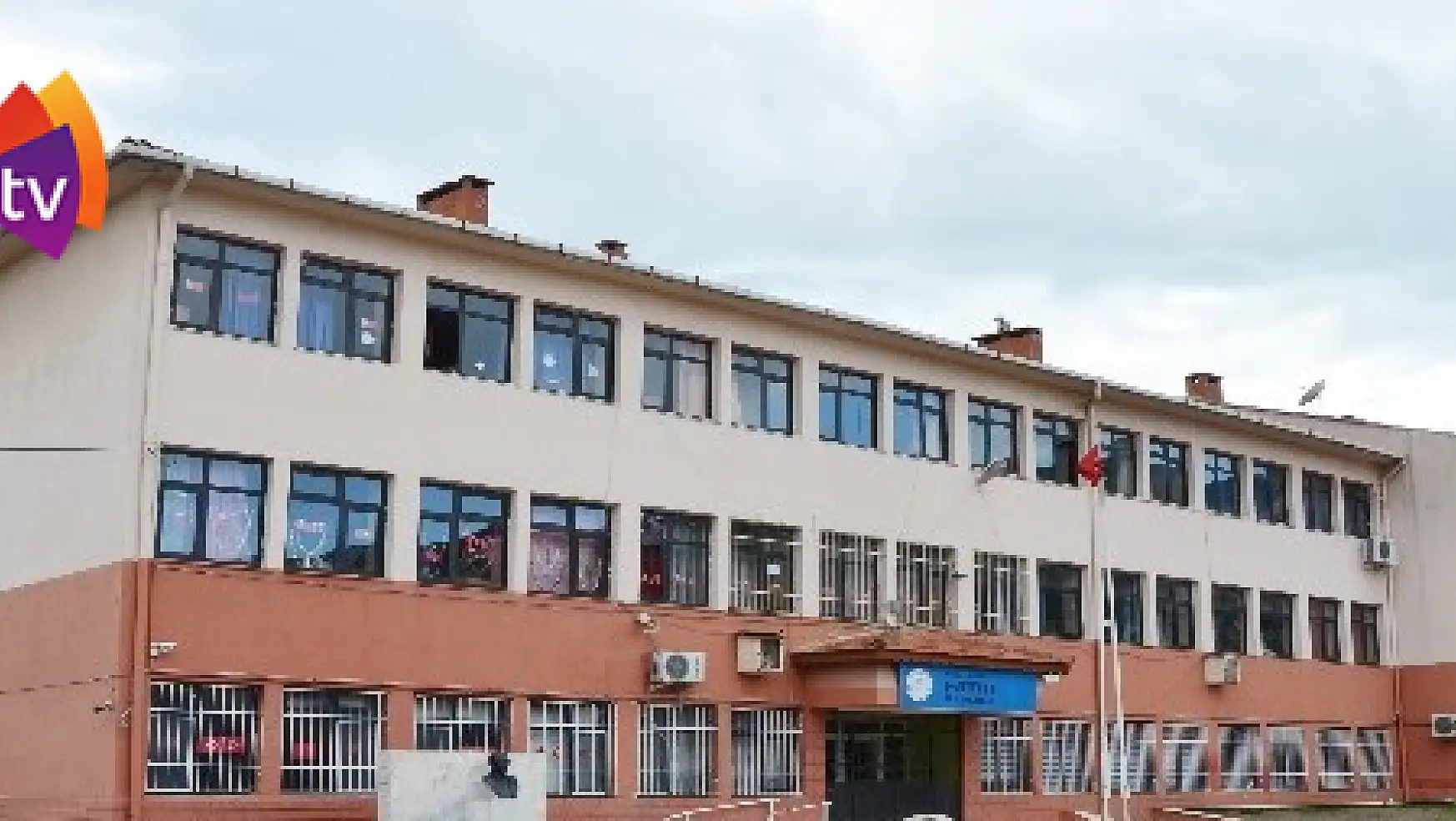 Milas'ta iki okul binası boşaltılıyor