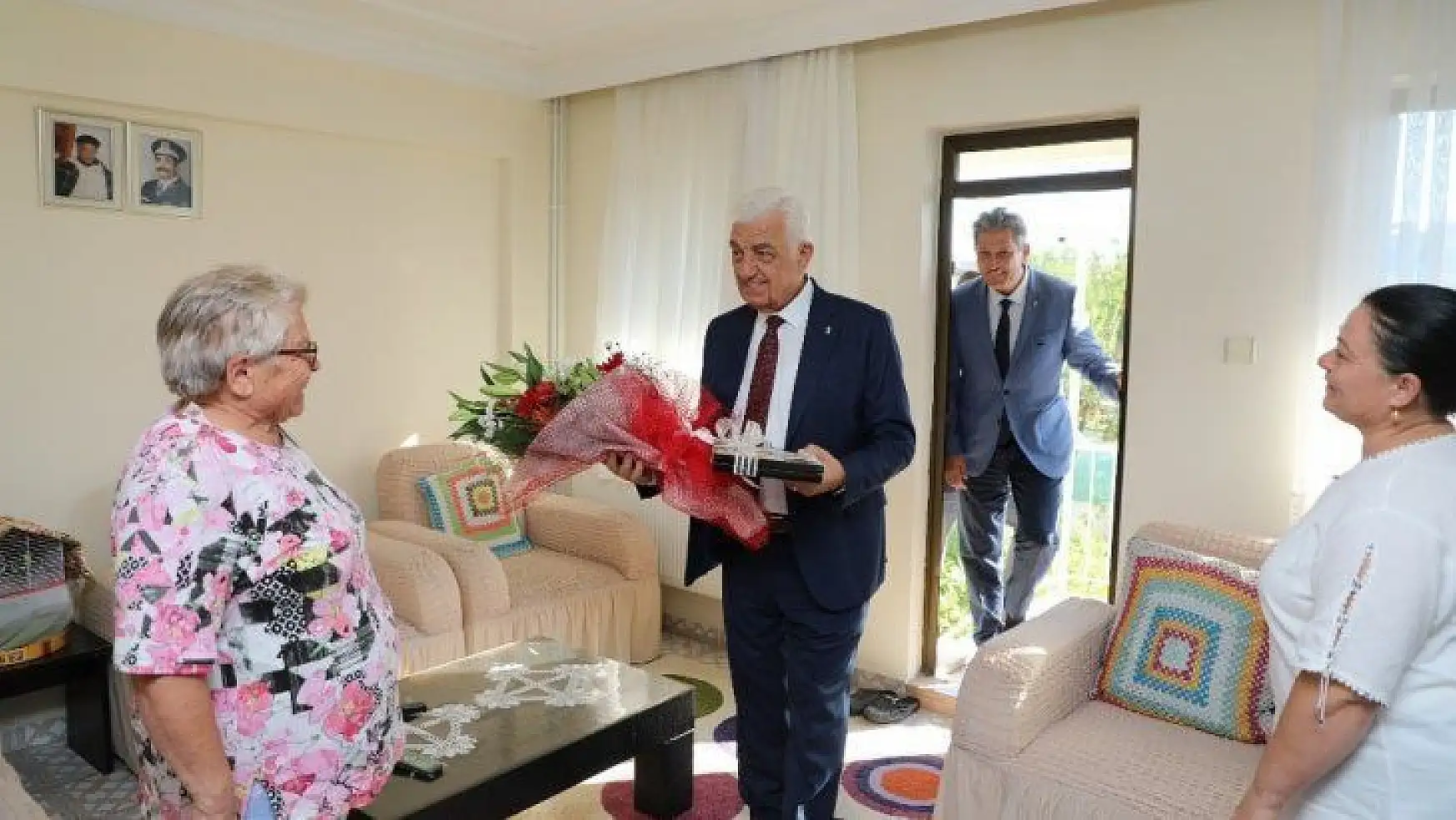 Başkan Gürün'den Yaşlılar Günü'nde anlamlı ziyaret