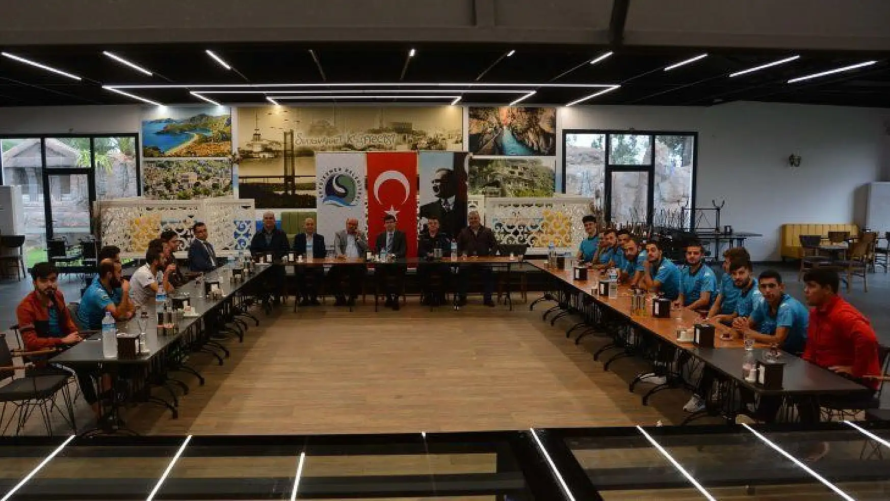 Başkan Yakup Otgöz'den Seydikemer Belediyespor'a Moral Yemeği