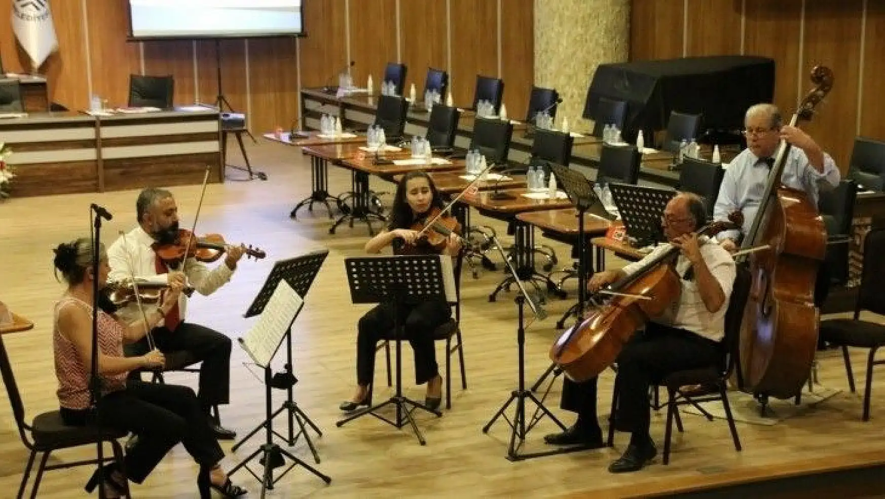 Bodrum Belediyesi Meclis toplantısında klasik müzik konseri verildi