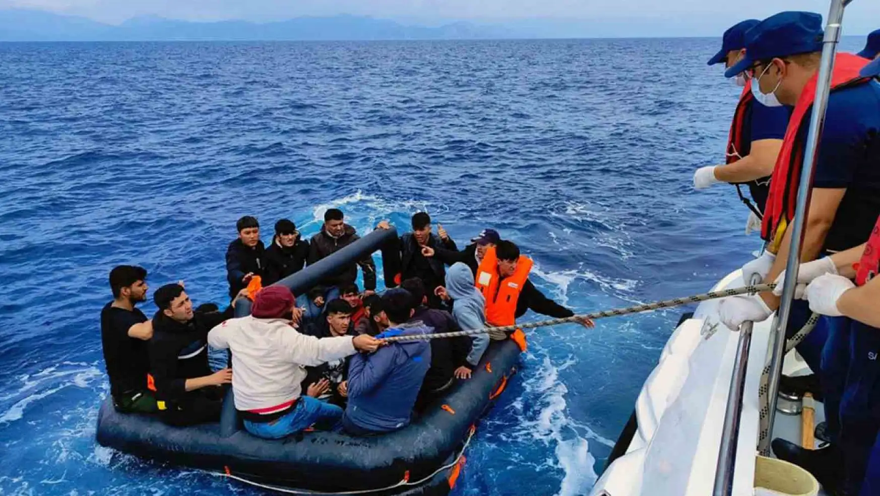50 düzensiz göçmen kurtarıldı
