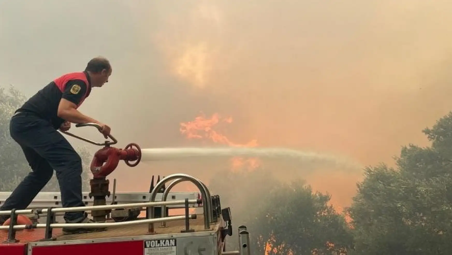 Datça'daki orman yangınından 17 konut olumsuz etkilendi