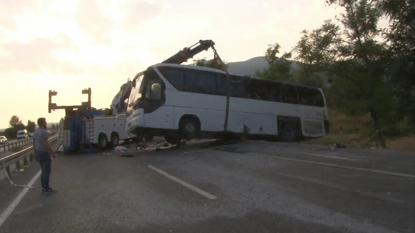 Feci otobüs kazası: 1'i polis 6 kişi hayatını kaybetti