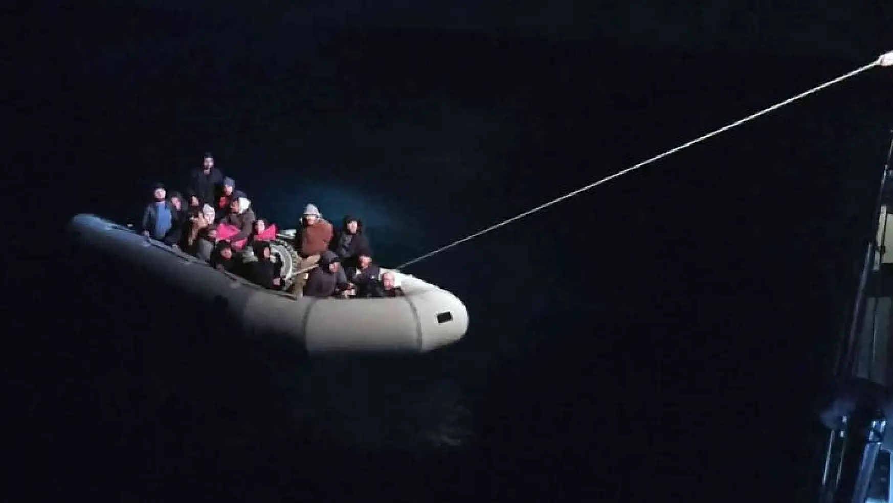 Fethiye açıklarında 16 düzensiz göçmen kurtarıldı