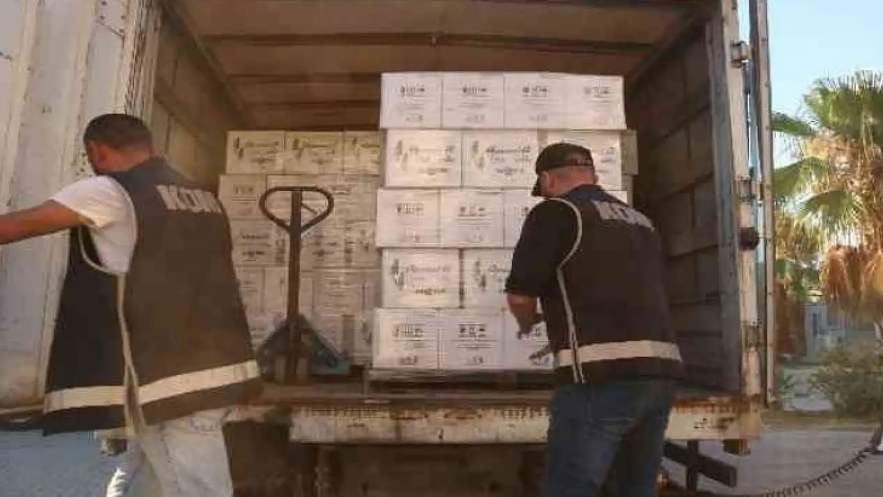 Fethiye'de 17 bin 150 şişe kaçak içki ele geçirildi