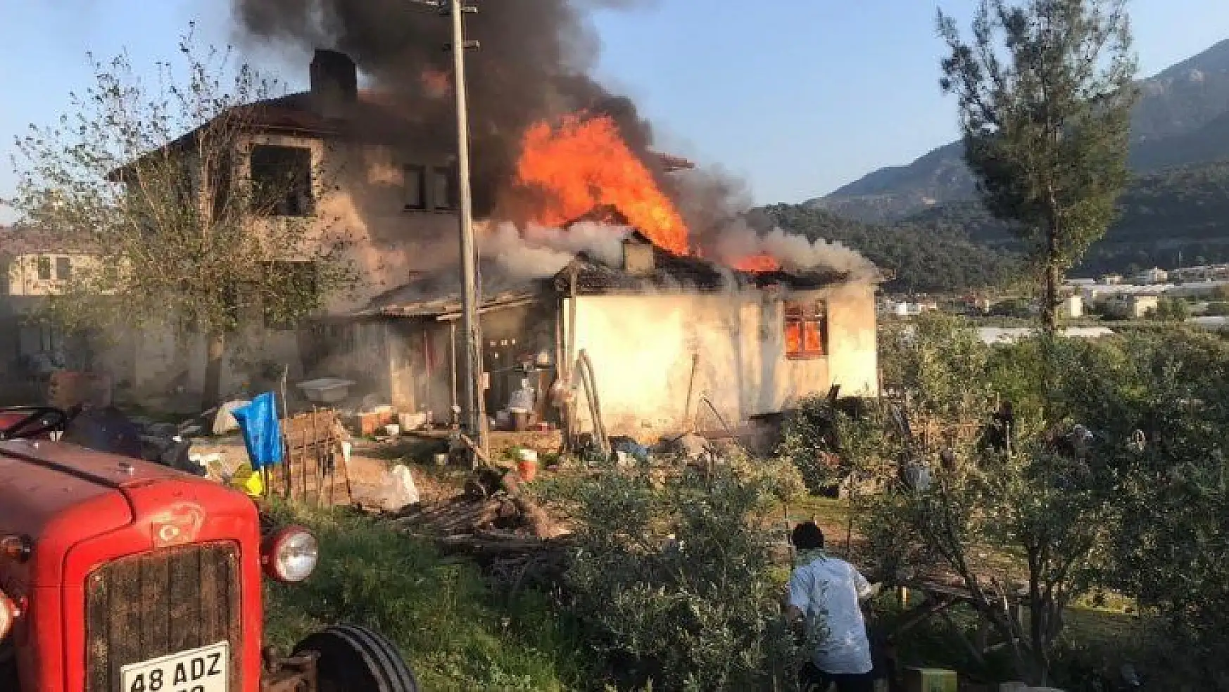 Fethiye'de tek katlı evde çıkan yangın korkuttu