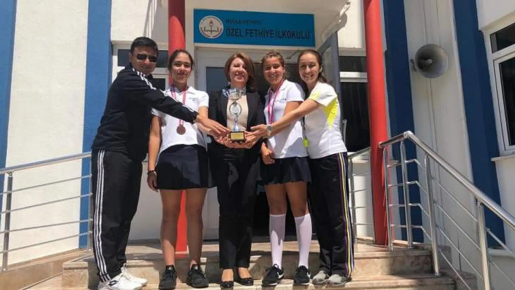 Özel Fethiye Yıldız Kız Tenis Takımı Türkiye Dördüncüsü