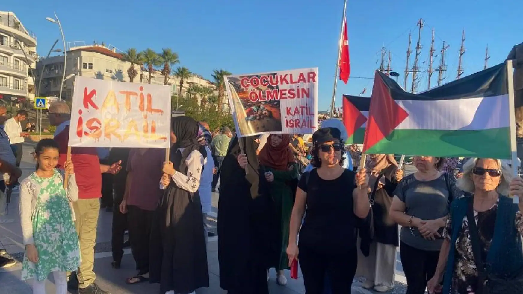 İsrail'e yoğun protesto