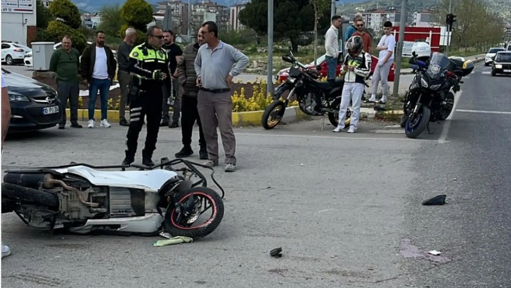 Kamyon ile motosiklet çarpıştı, kazada bir kişi ağır yaralandı