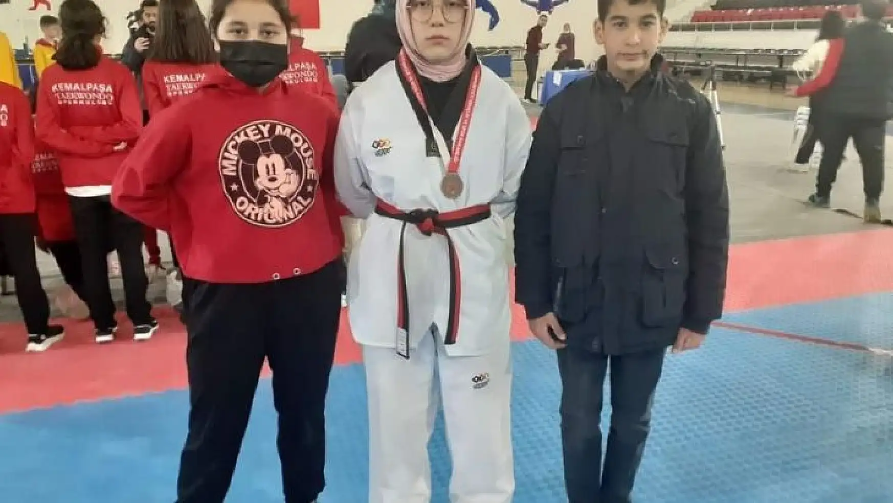 Köyceğizli Azra Karakaş Taekwondo grup müsabakasında 3. oldu