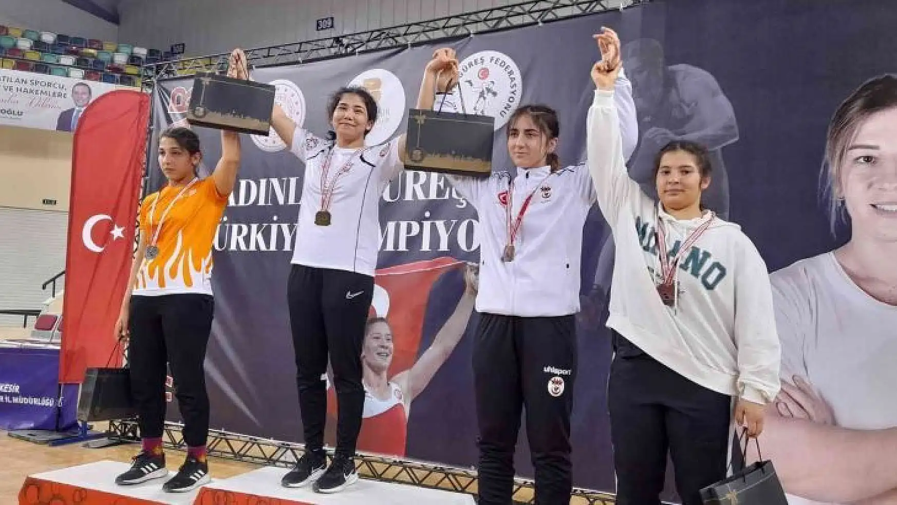 Köyceğizli Sevgi Keser, U17 Kadınlar Güreş Şampiyonası'nda üçüncü oldu