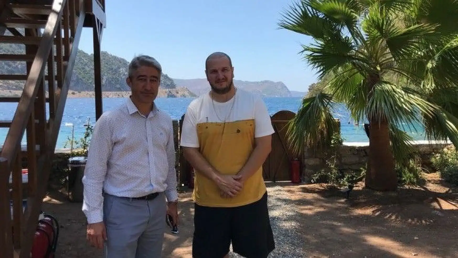 Marmaris Belediye Başkanı Oktay'dan Şahan Gökbakar'a 'geçmiş olsun' ziyareti