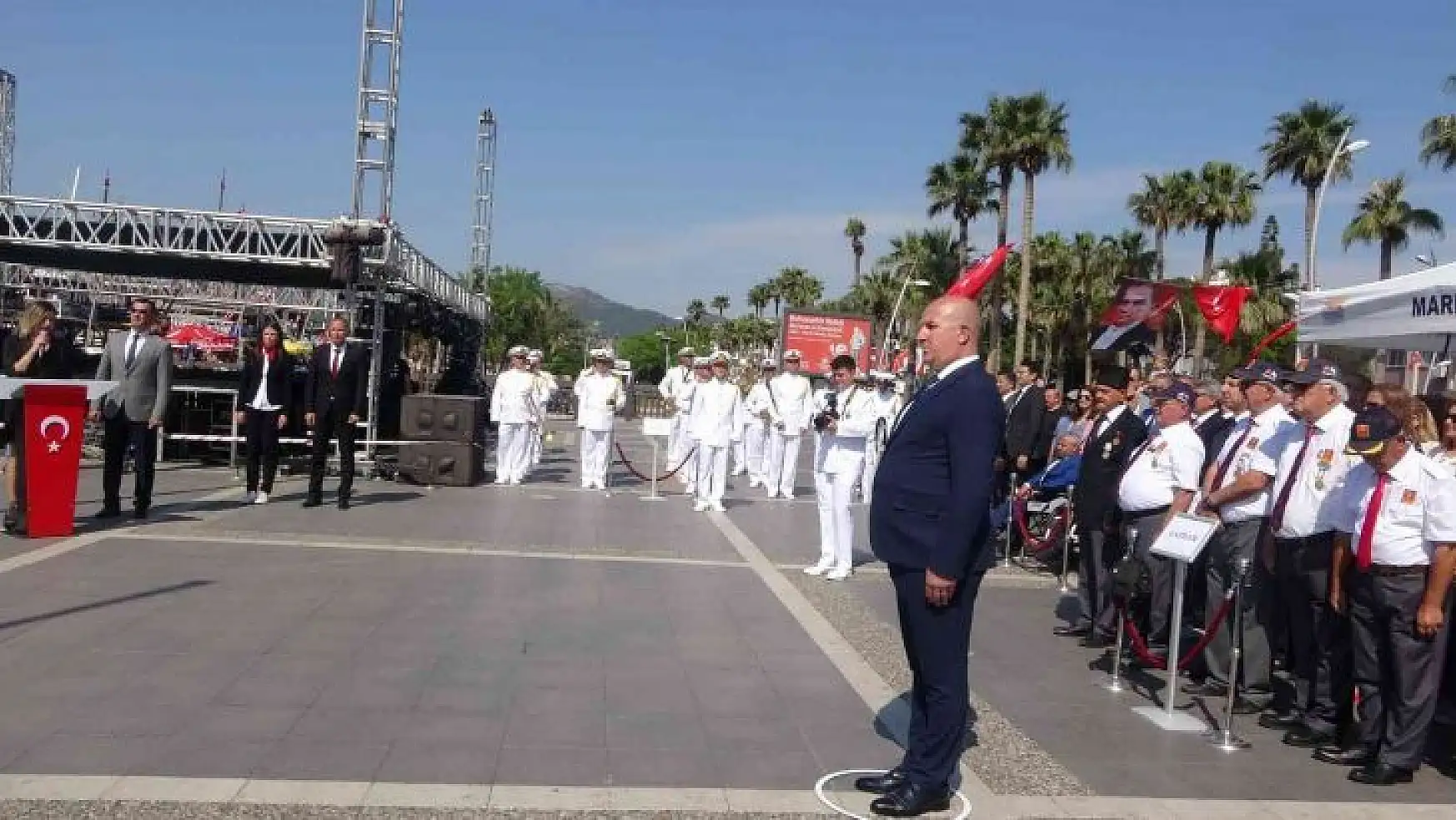 Marmaris'te 19 Mayıs Atatürk'ü Anma Gençlik ve Spor Bayramı çelenk sunma töreni yapıldı