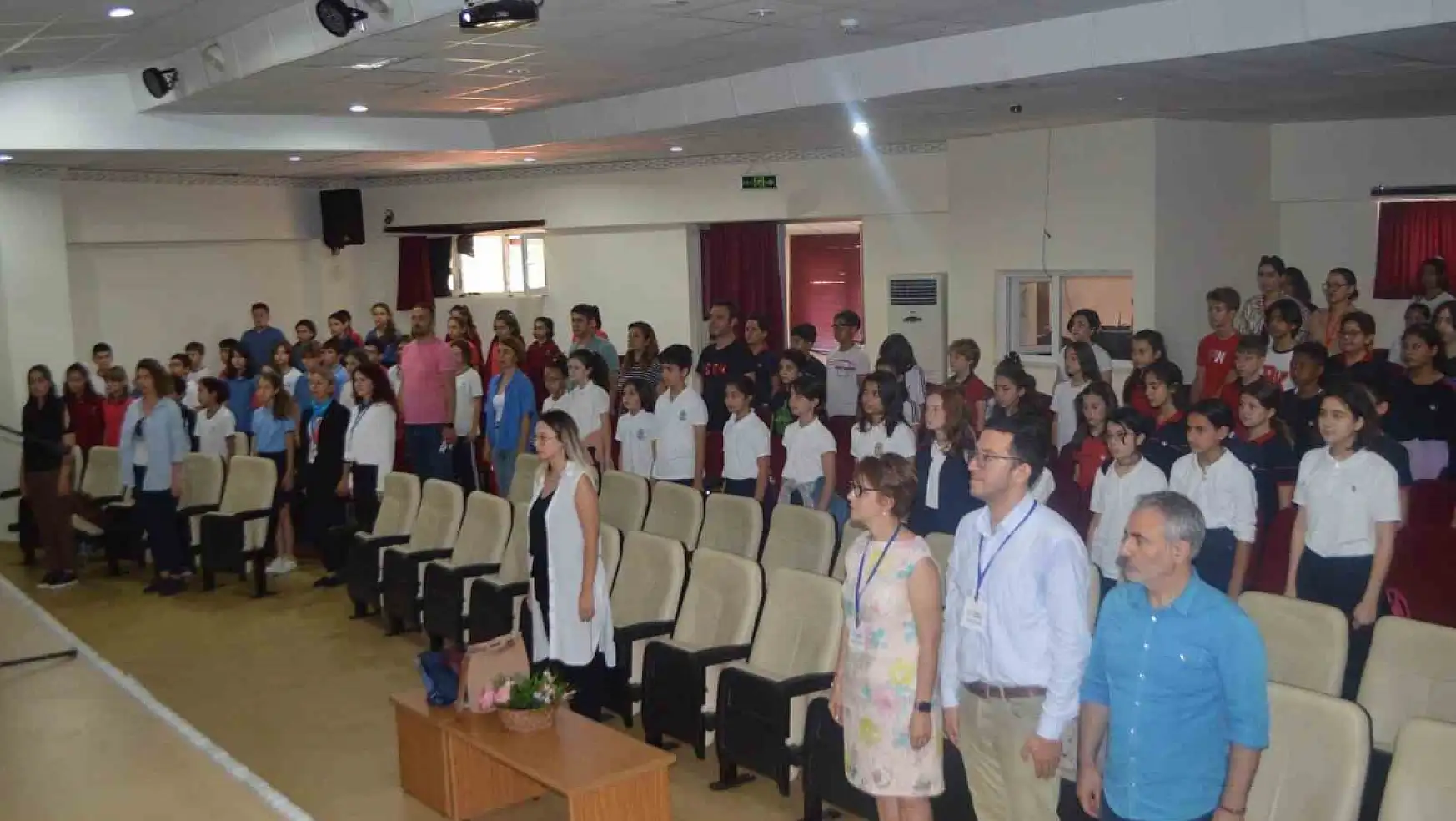 Öğrenciler için İngilizce konferans gerçekleştirildi