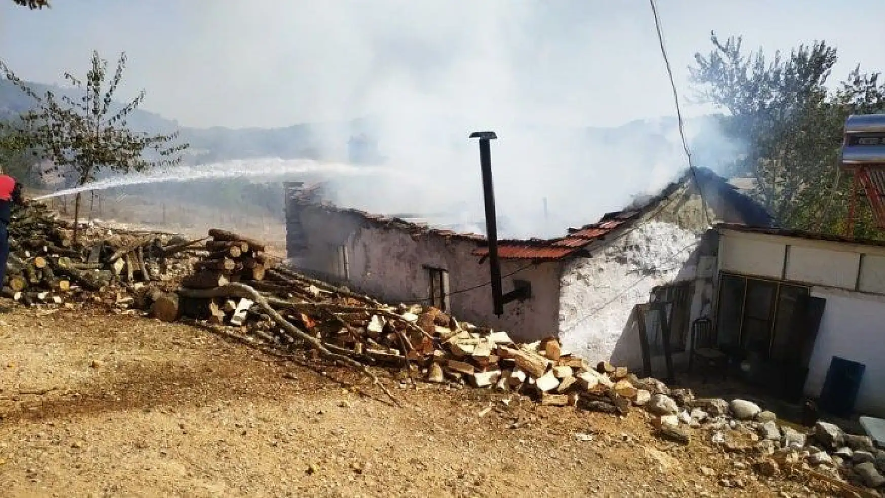 Menteşe'de ev yangını