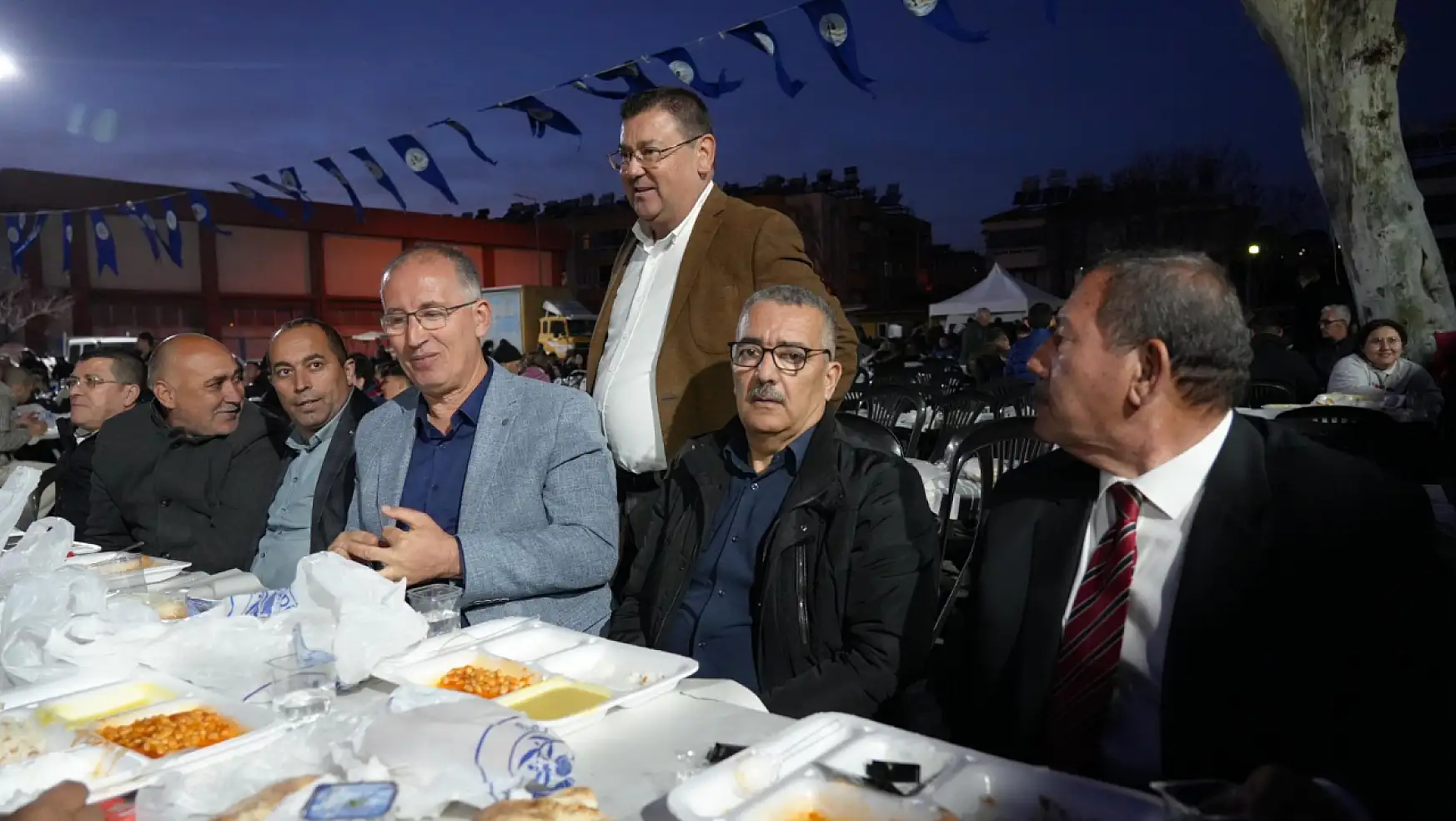 Milas Belediyesi'nin İftar Yemeği Geleneği Şevketiye Mahallesi'nde Başladı