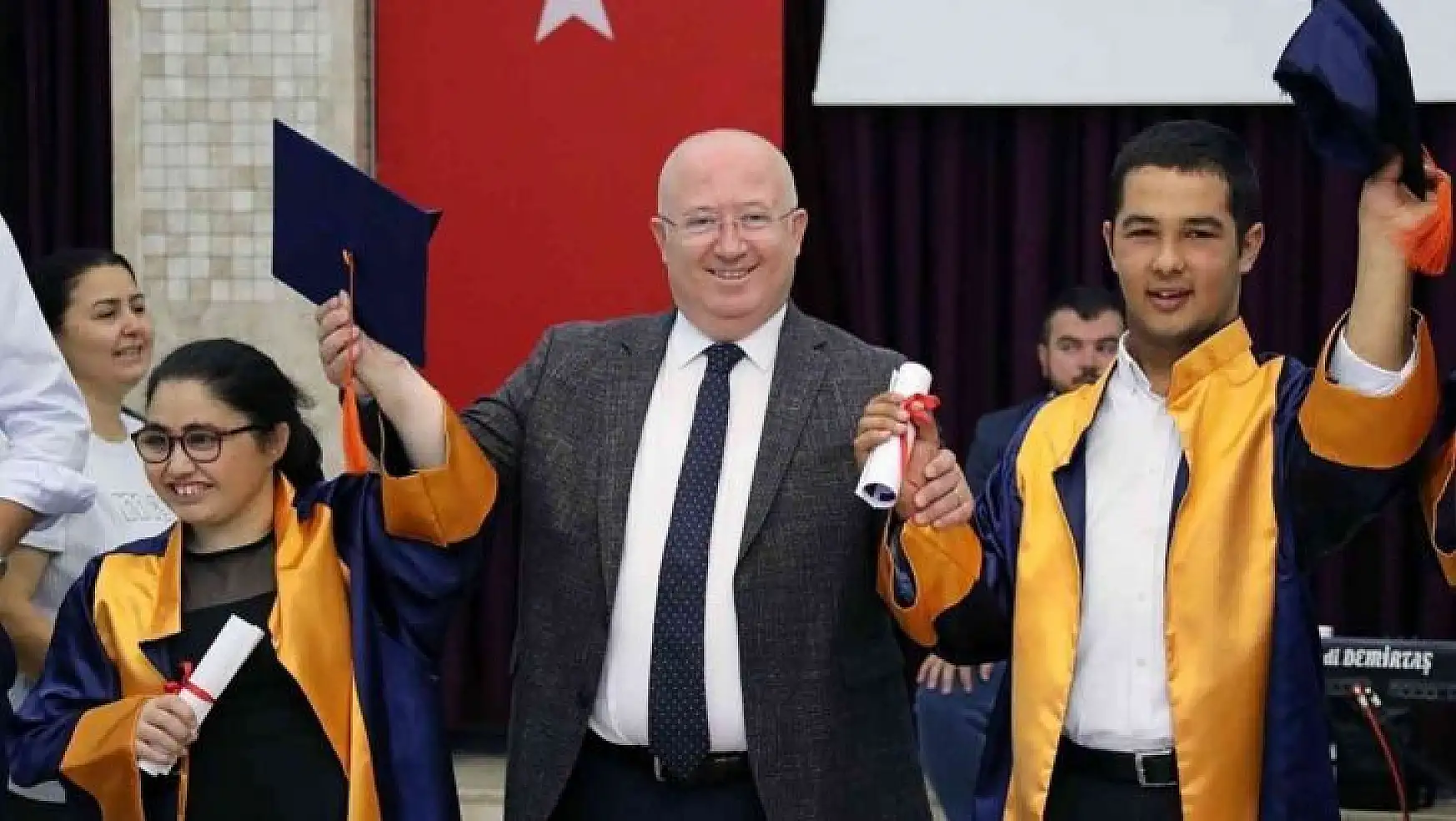 Muğla'da özel eğitim öğrencileri mezun oldu